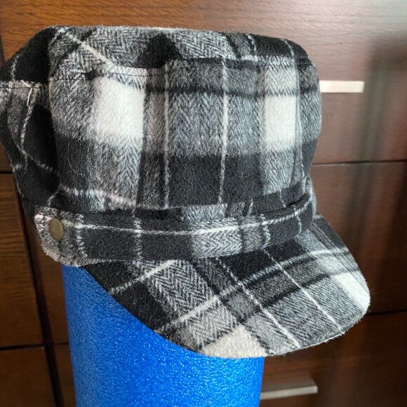 Newsboy Plaid Hat Black/White/Grey One Size - Picture 3 of 3